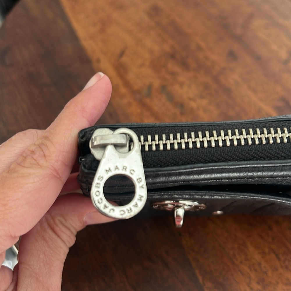 Marc Jacobs wallet/clutch GUC - Picture 5 of 6